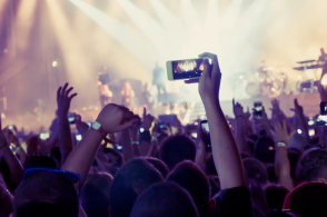 廈門出臺新政策 營業(yè)性演出按票房收入獎勵 網(wǎng)絡(luò)文化經(jīng)營獲支持